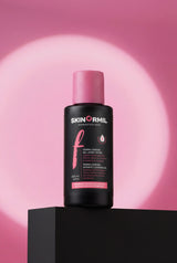 Femina Candigel on pink light
